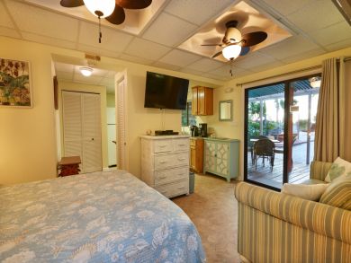 Lovely Cottage Captiva Around 300ft to the Beach